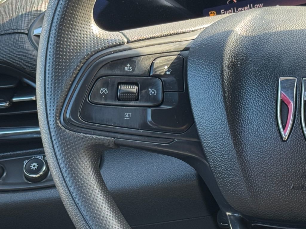 Used 2025 Buick Envista Preferred image 21