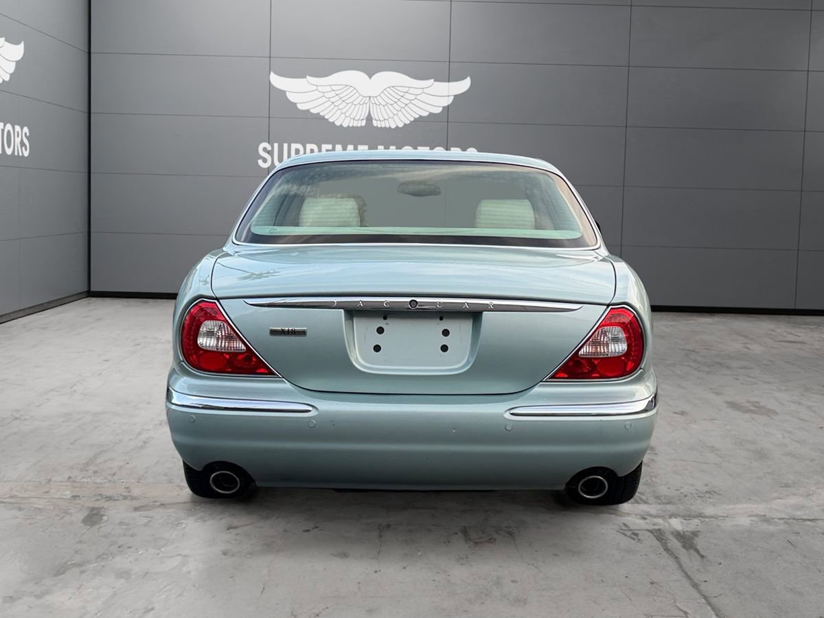 Used 2004 Jaguar XJ8 image 8