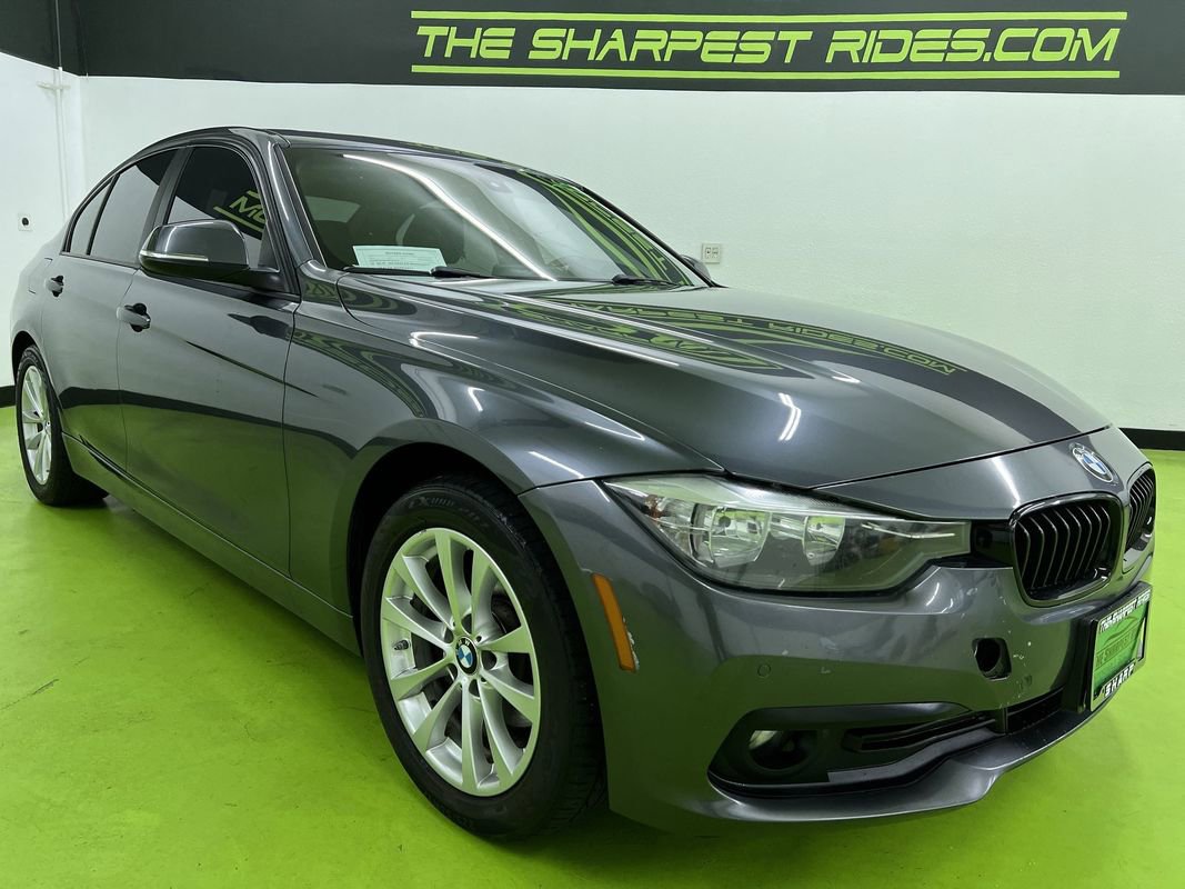 Used 2017 BMW 320i Sedan RWD image 2