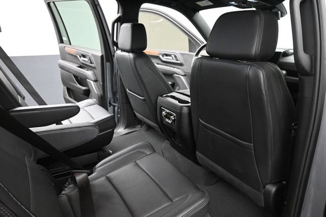 Used 2025 GMC Yukon XL Denali AWD/4WD image 16