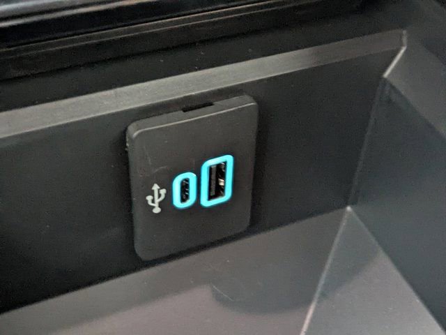 Used 2025 Ford F250 Lariat w/ Lariat Ultimate Package image 17