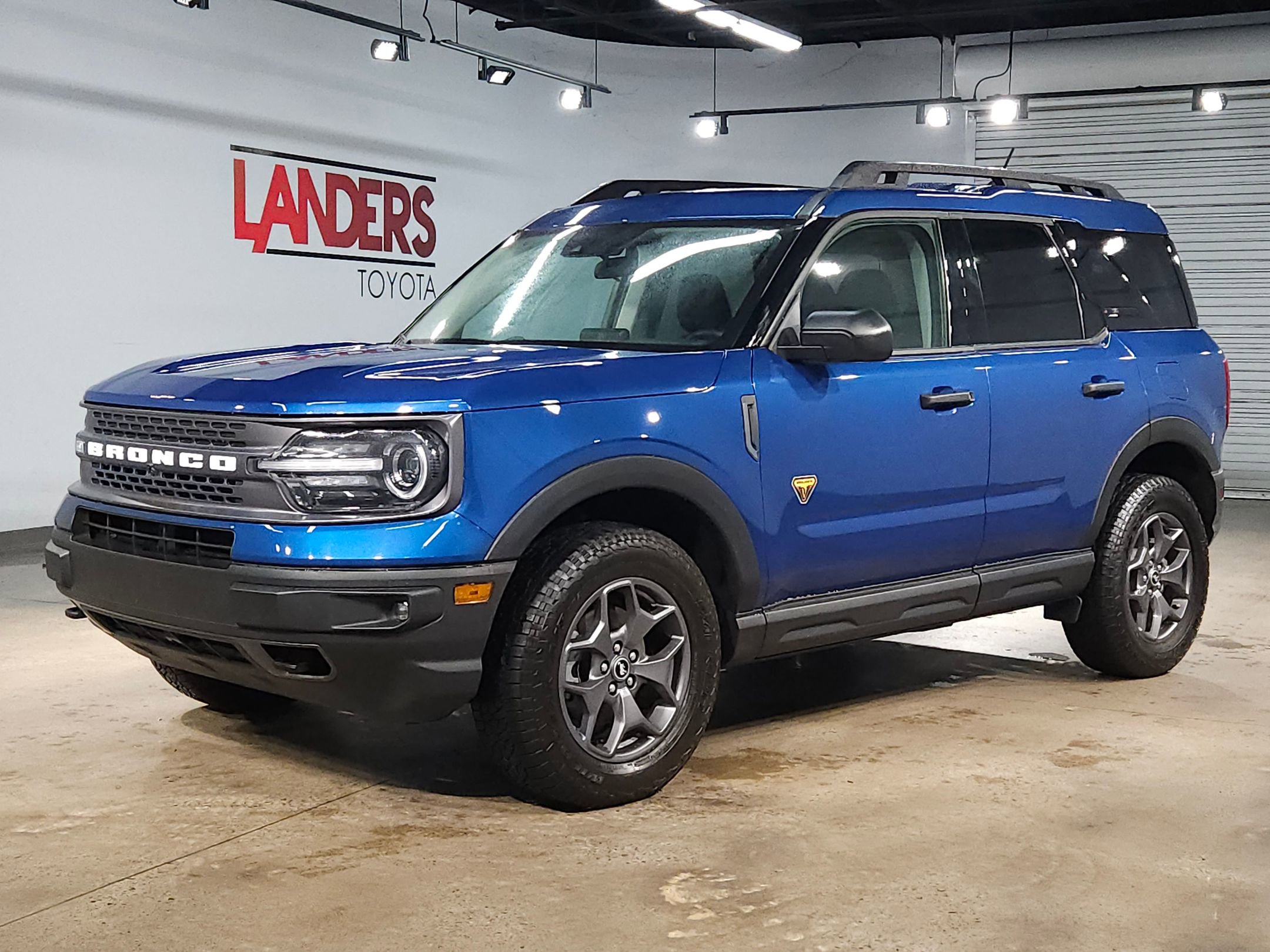 Used 2023 Ford Bronco Sport Badlands image 3