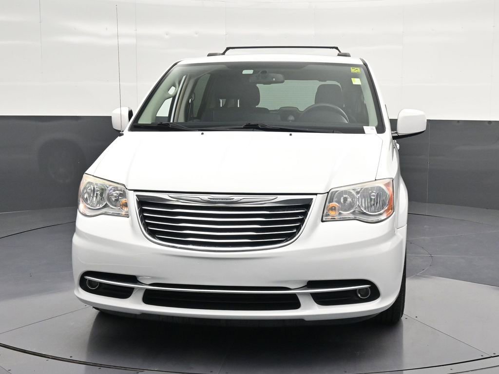 Used 2016 Chrysler Town & Country Touring FWD image 6