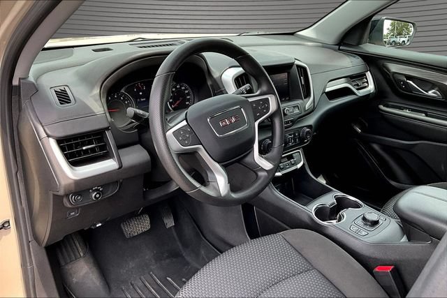 Used 2023 GMC Terrain SLE w/ Driver Convenience Package FWD image 16
