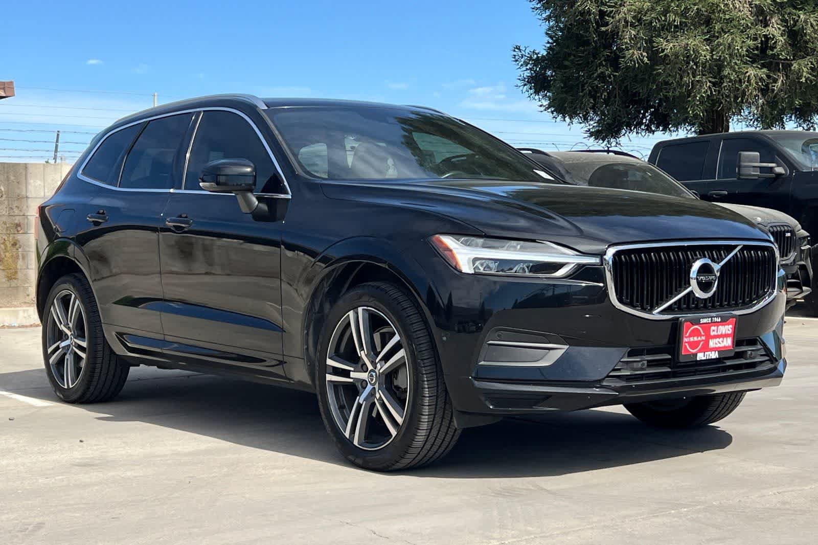 Used 2019 Volvo XC60 T6 Momentum w/ Multimedia Package AWD/4WD image 10
