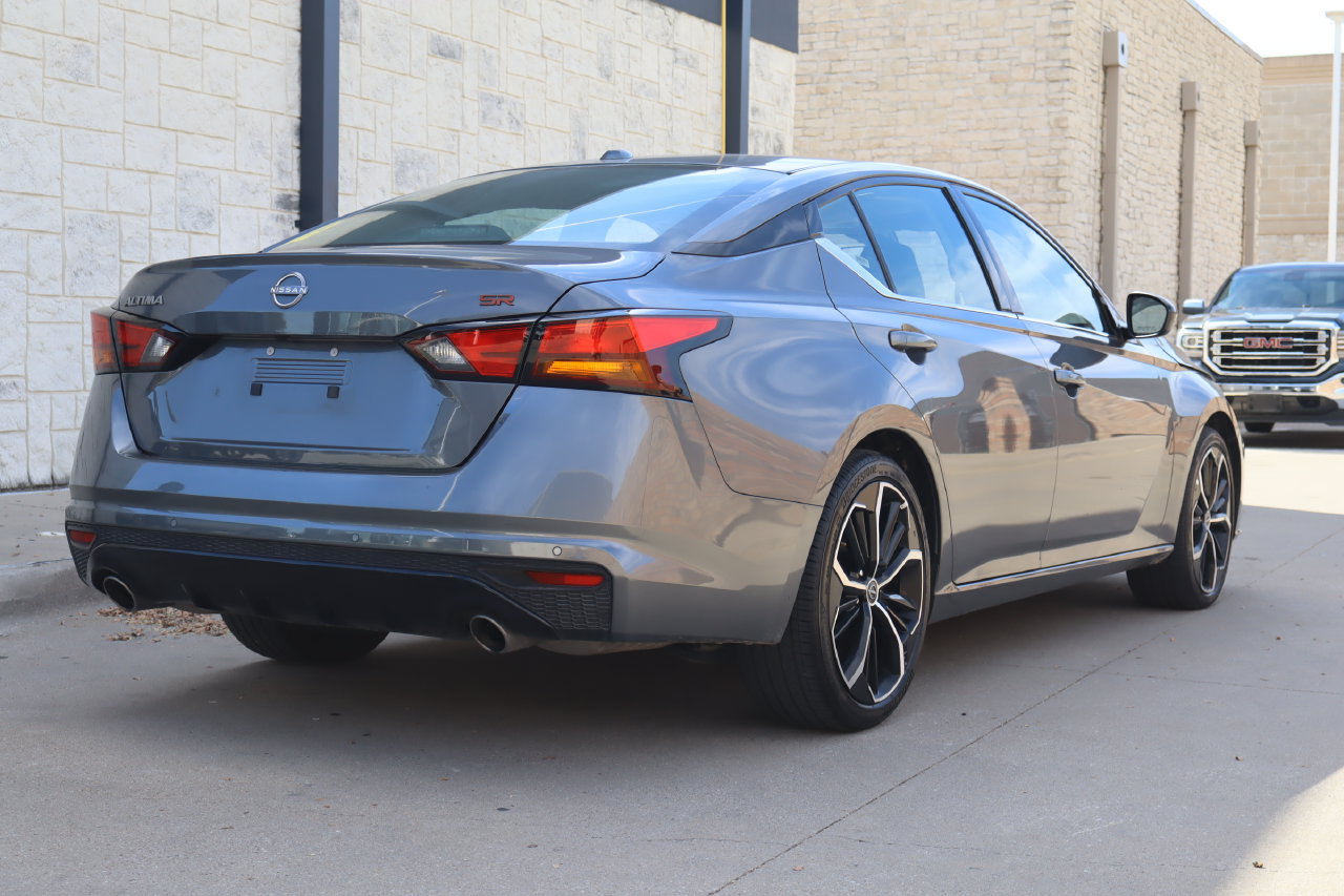 Used 2025 Nissan Altima 2.5 SR FWD image 3