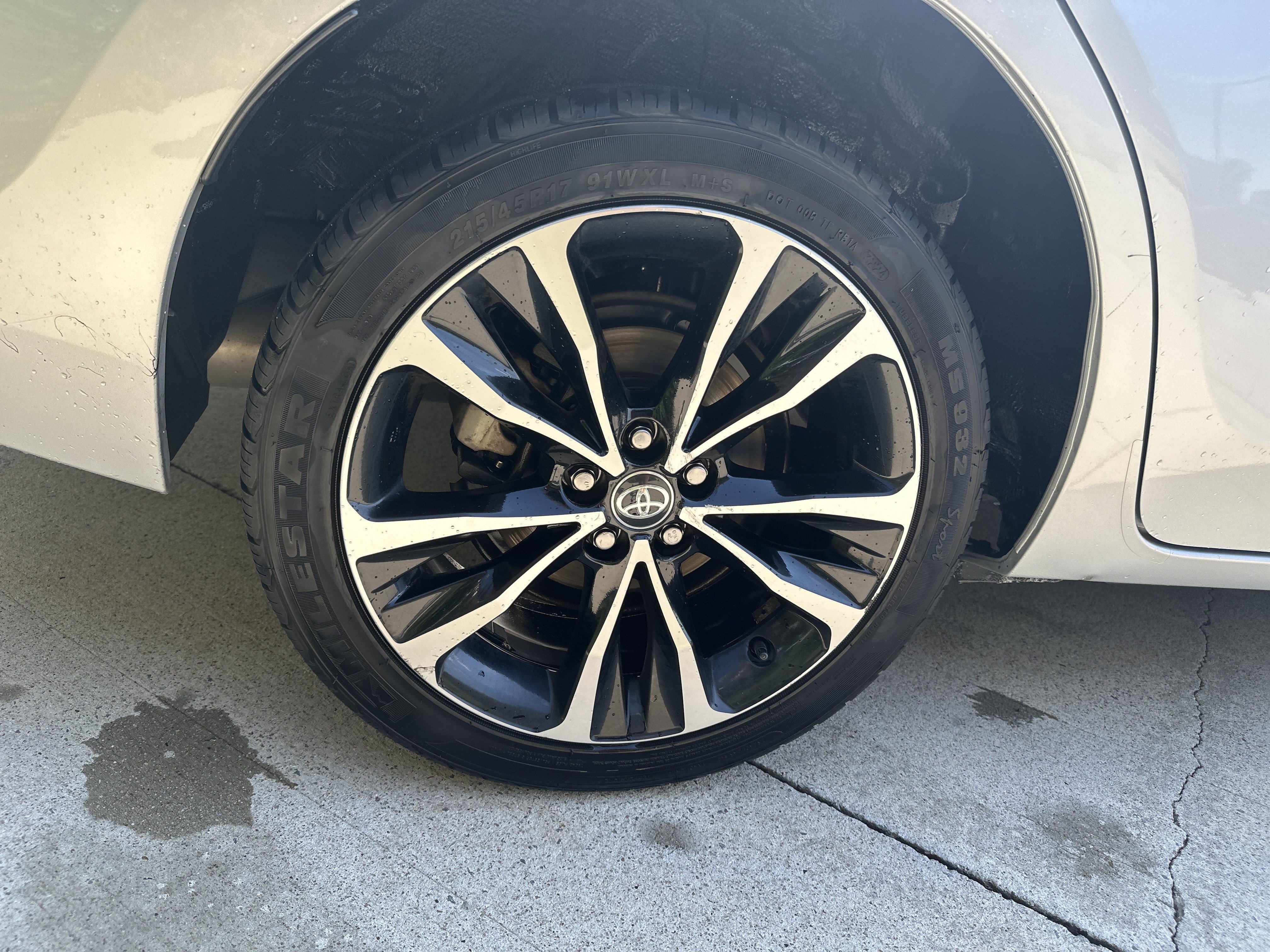 Used 2017 Toyota Corolla SE w/ Carpet Mat Package (TMS) FWD image 21