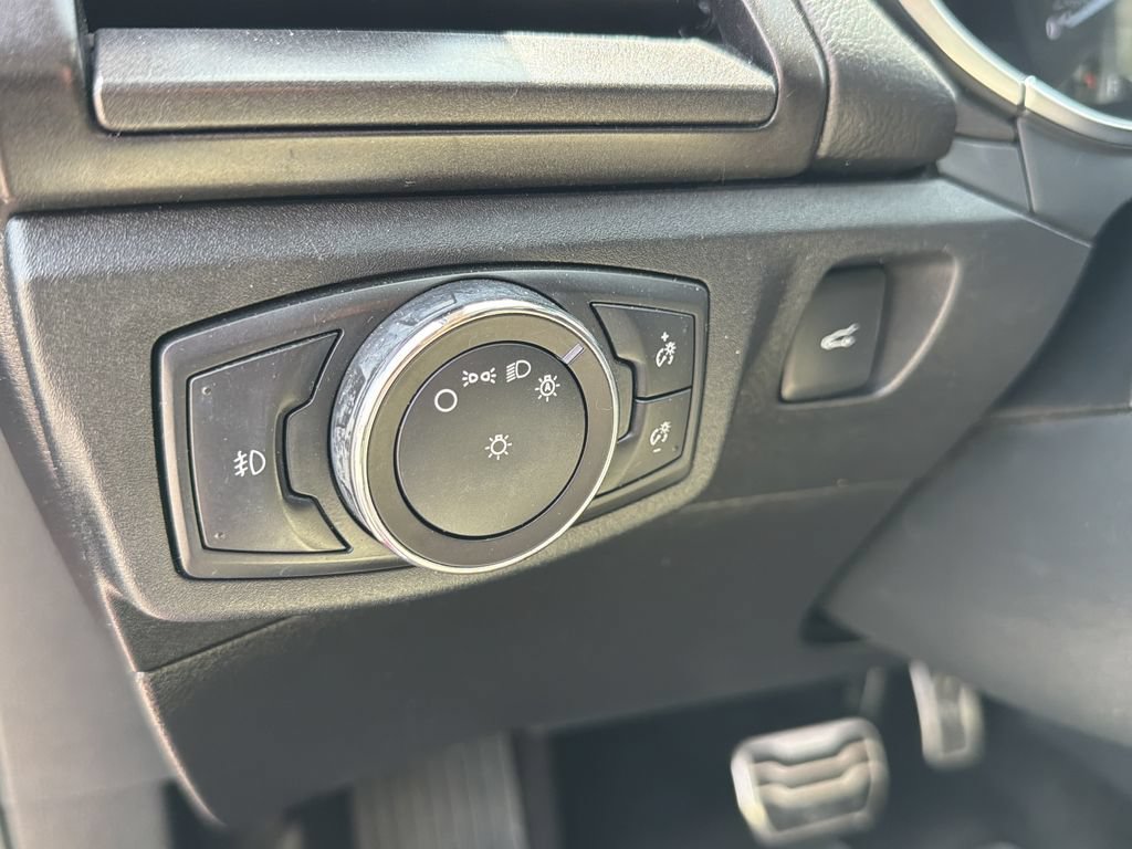 Used 2018 Ford Fusion Titanium FWD image 17