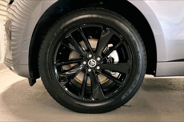 Certified 2025 Jaguar F-PACE R-Dynamic S image 8