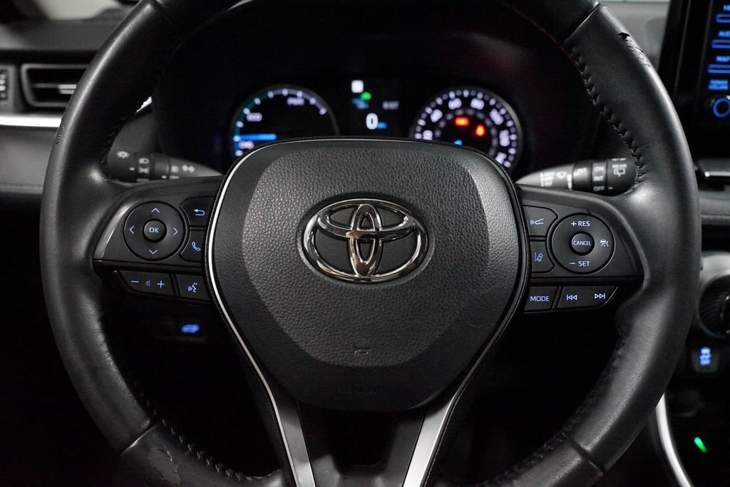 Used 2022 Toyota RAV4 XLE Premium AWD/4WD image 12