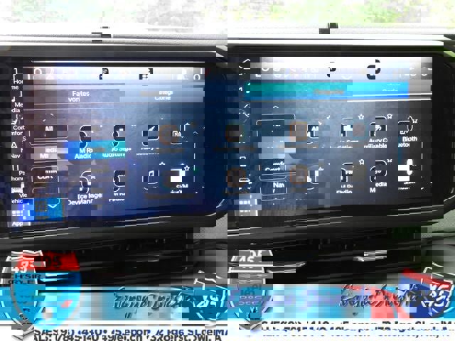 Used 2024 Jeep Wrangler Sahara w/ Technology Group image 27