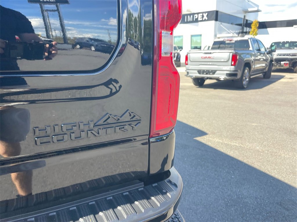 Used 2025 Chevrolet Silverado 1500 High Country w/ Midnight Edition image 34