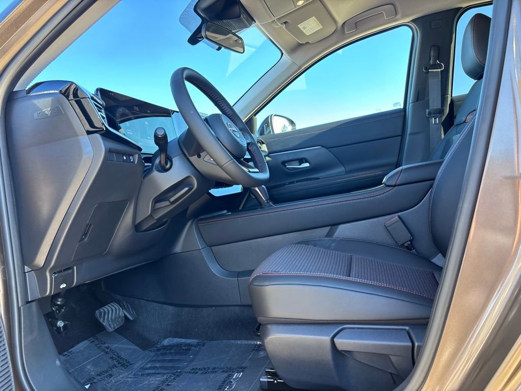 New 2026 Nissan Kicks SR FWD image 10