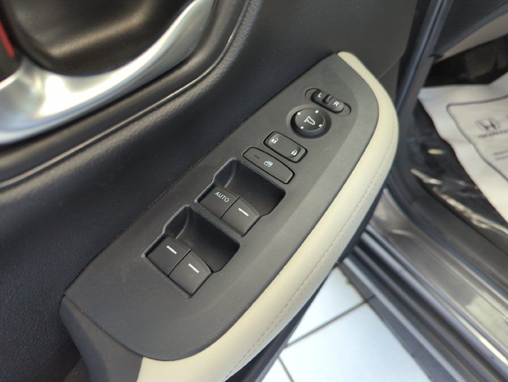 Used 2024 Honda HR-V LX image 13