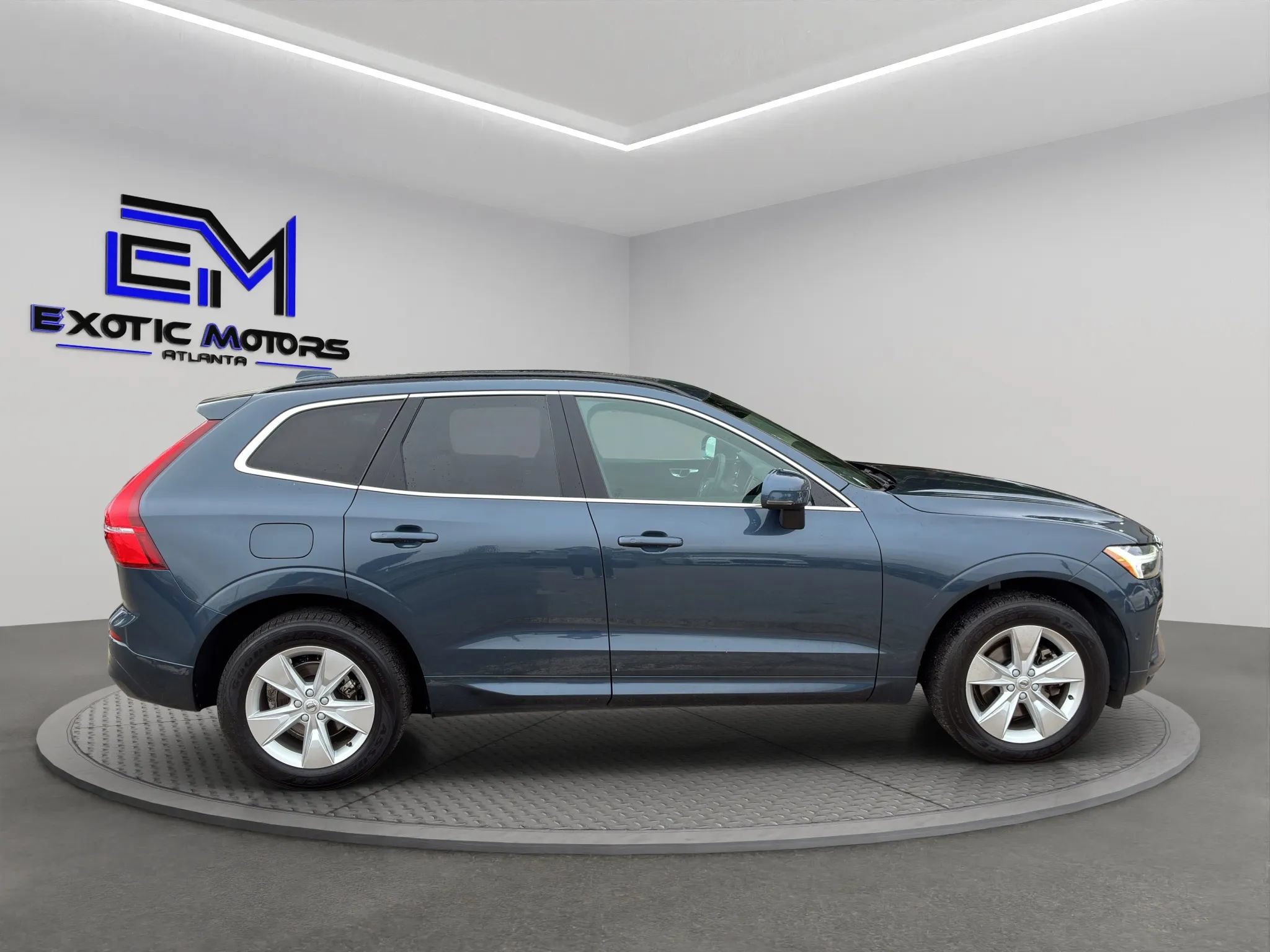 Used 2022 Volvo XC60 B5 Momentum AWD/4WD image 6