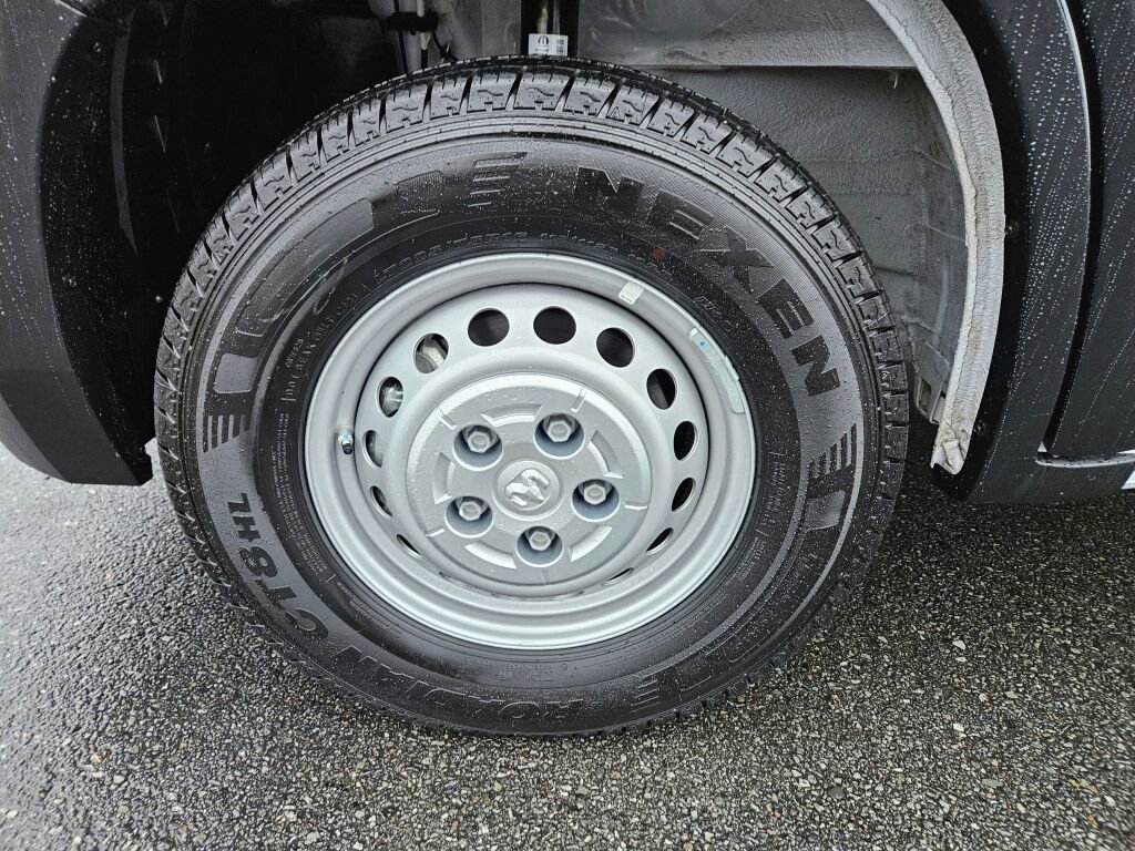 Used 2025 RAM ProMaster 2500 w/ Convenience Group image 8