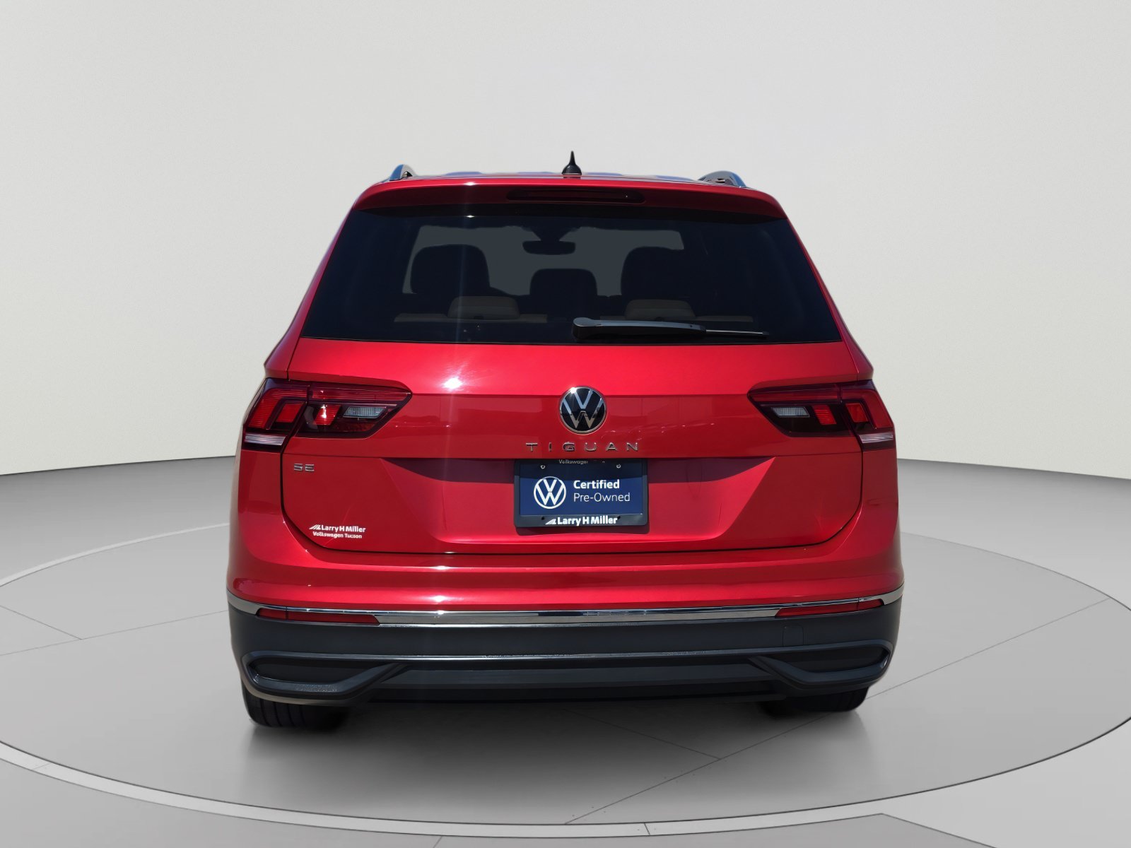 Certified 2022 Volkswagen Tiguan SE FWD image 4