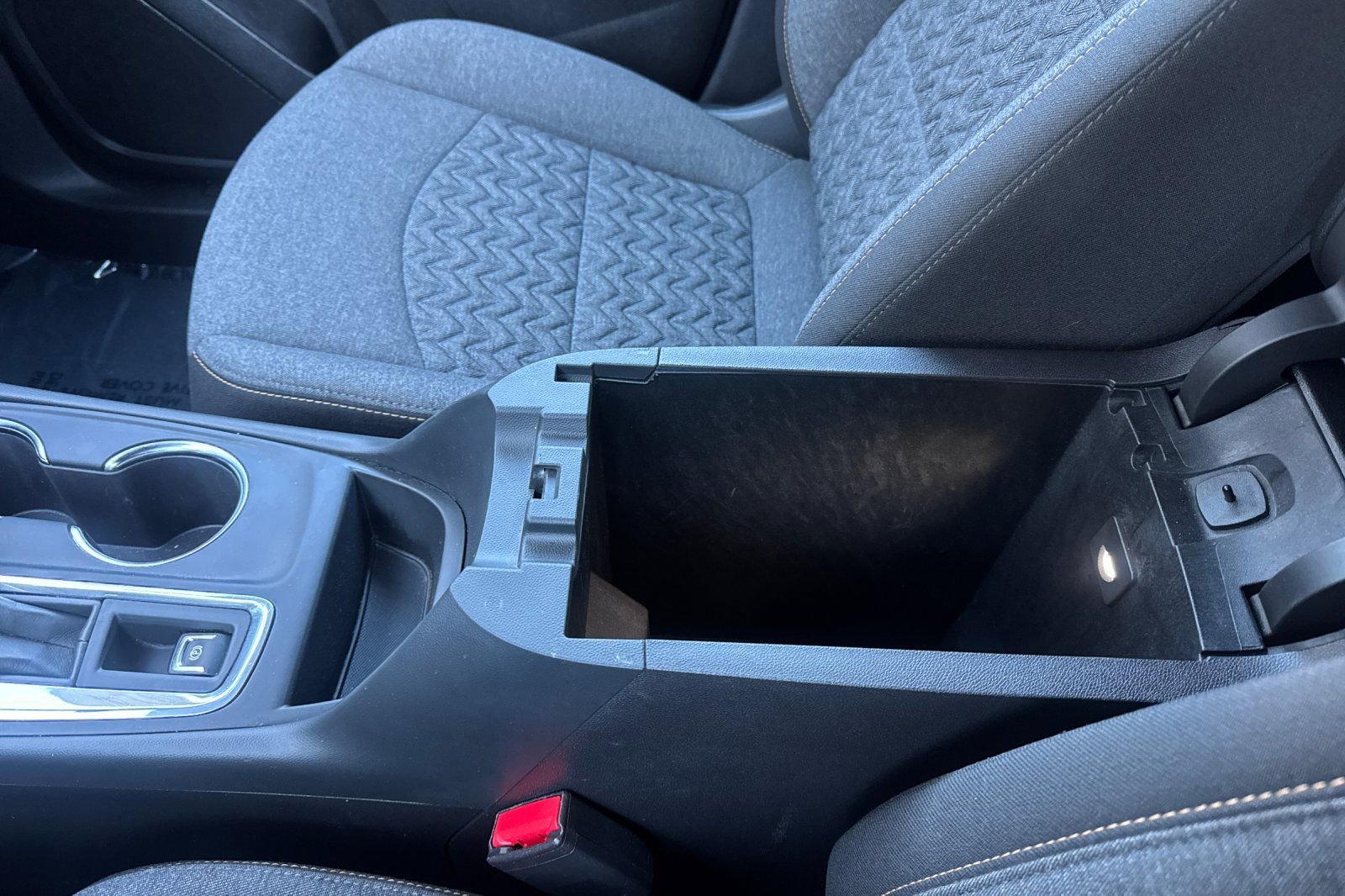 Used 2024 Chevrolet Equinox LT image 32