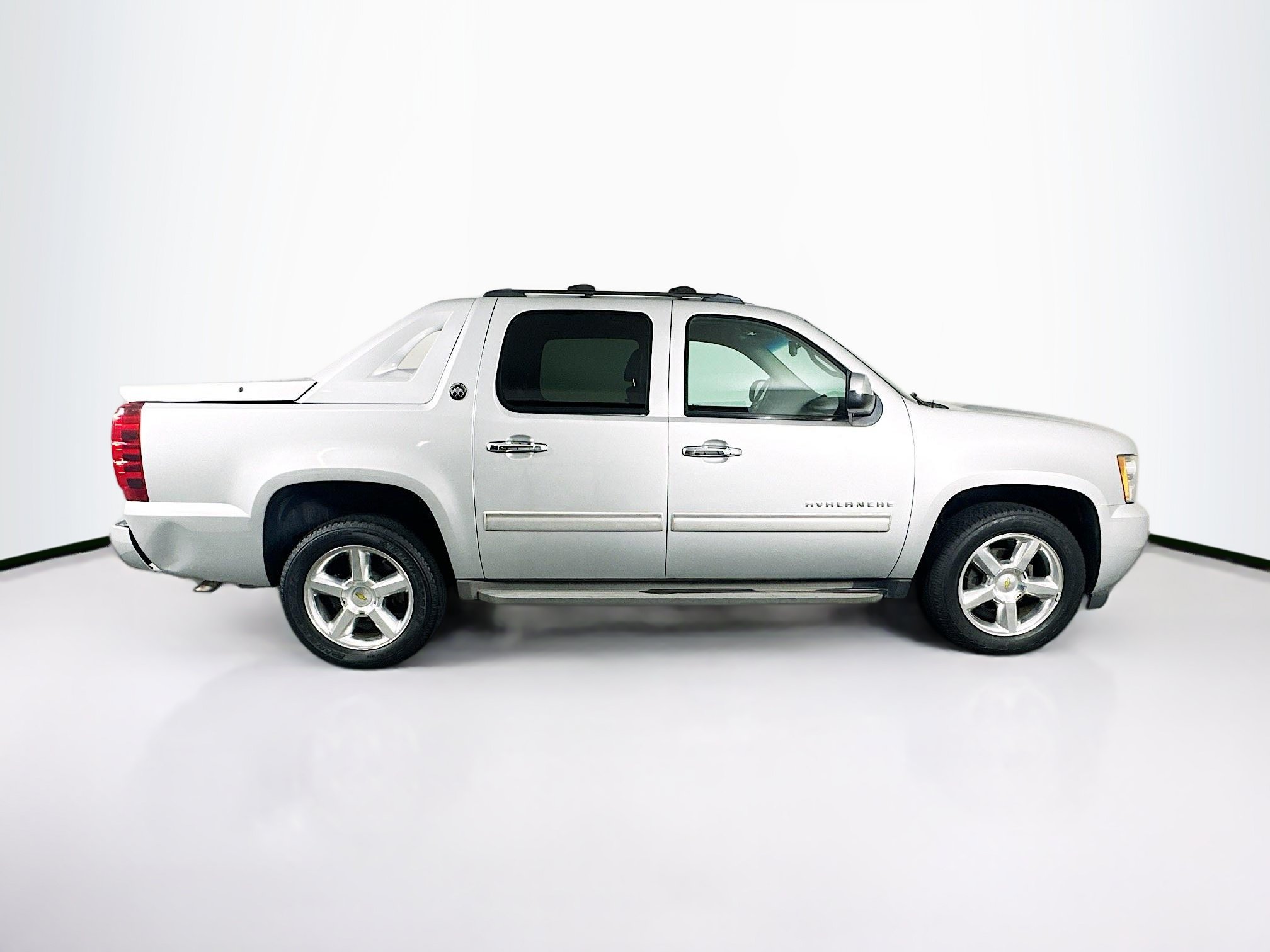 Used 2013 Chevrolet Avalanche LT w/ All-Star Edition RWD image 10