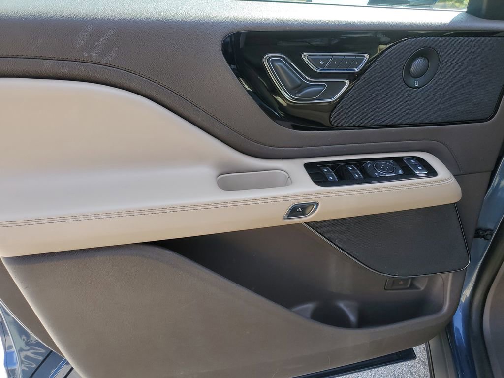 Used 2020 Lincoln Aviator Reserve RWD image 18