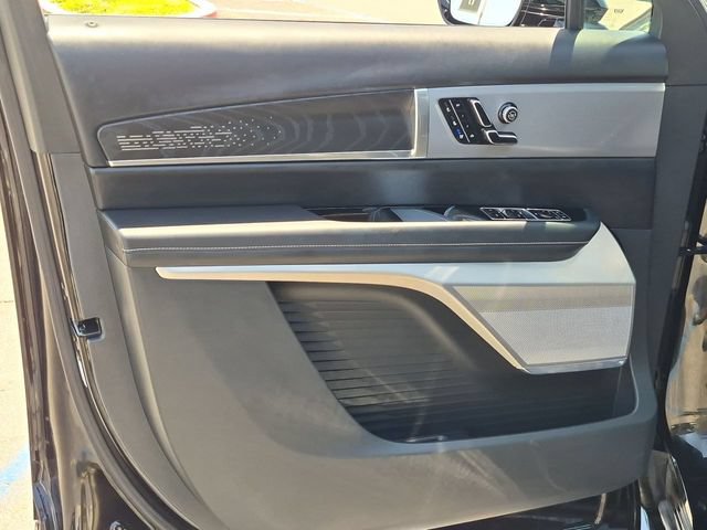 Used 2026 Cadillac Vistiq Platinum w/ LPO, Floor Liner Package AWD/4WD image 23