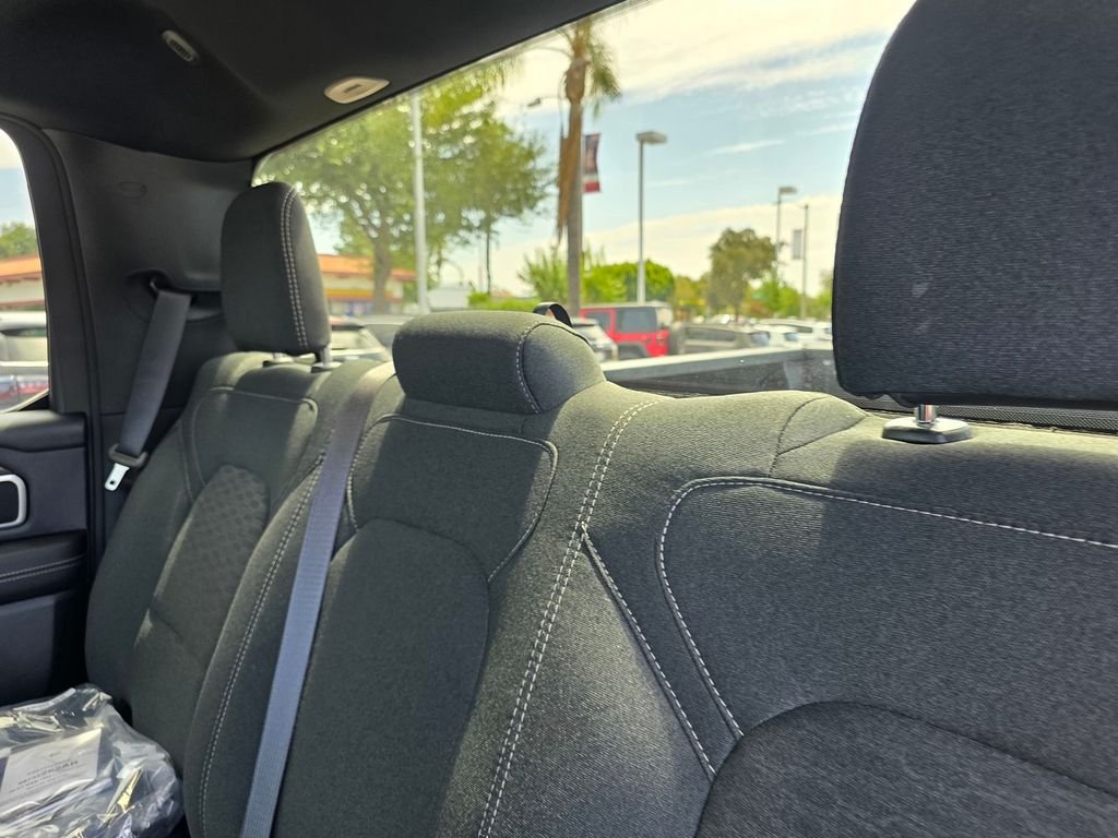 New 2026 RAM 1500 Big Horn w/ Sport Appearance Package AWD/4WD image 9