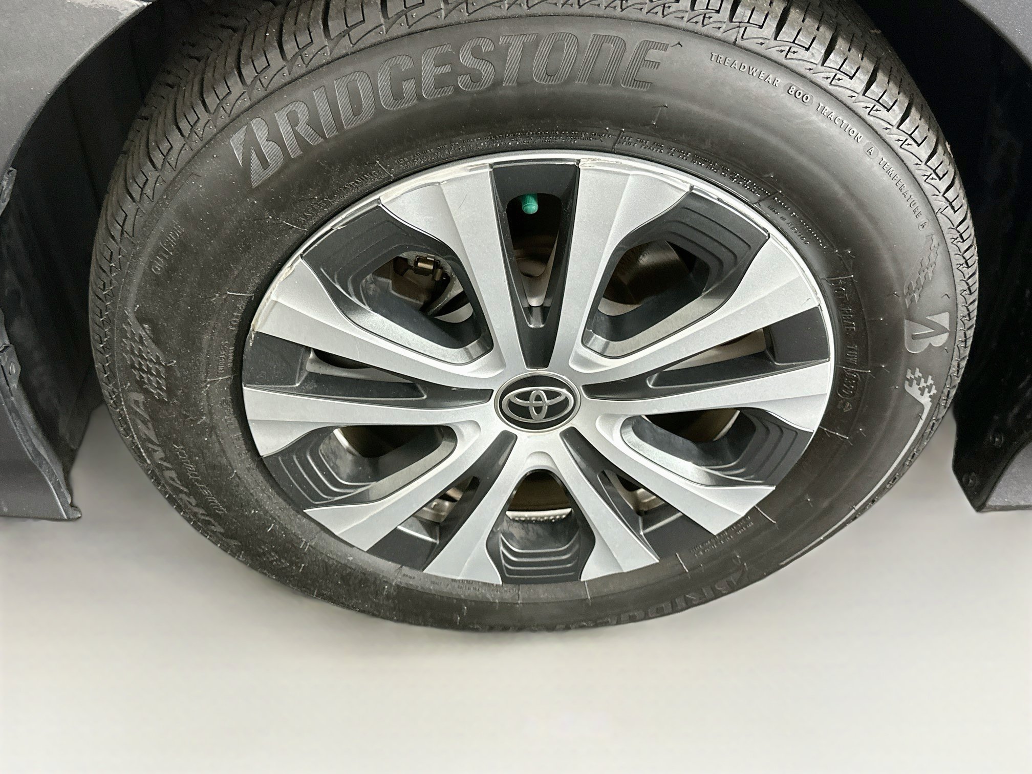 Used 2021 Toyota Prius LE w/ Carpet Mat Package (TMS) AWD/4WD image 11