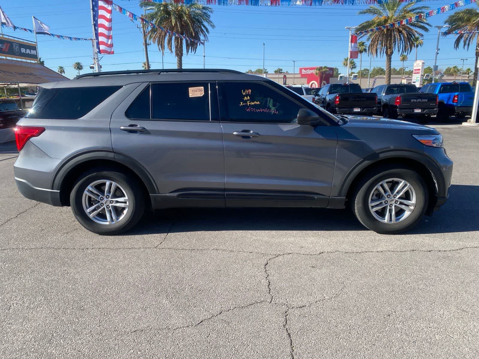 Used 2022 Ford Explorer XLT w/ Equipment Group 202A RWD image 4