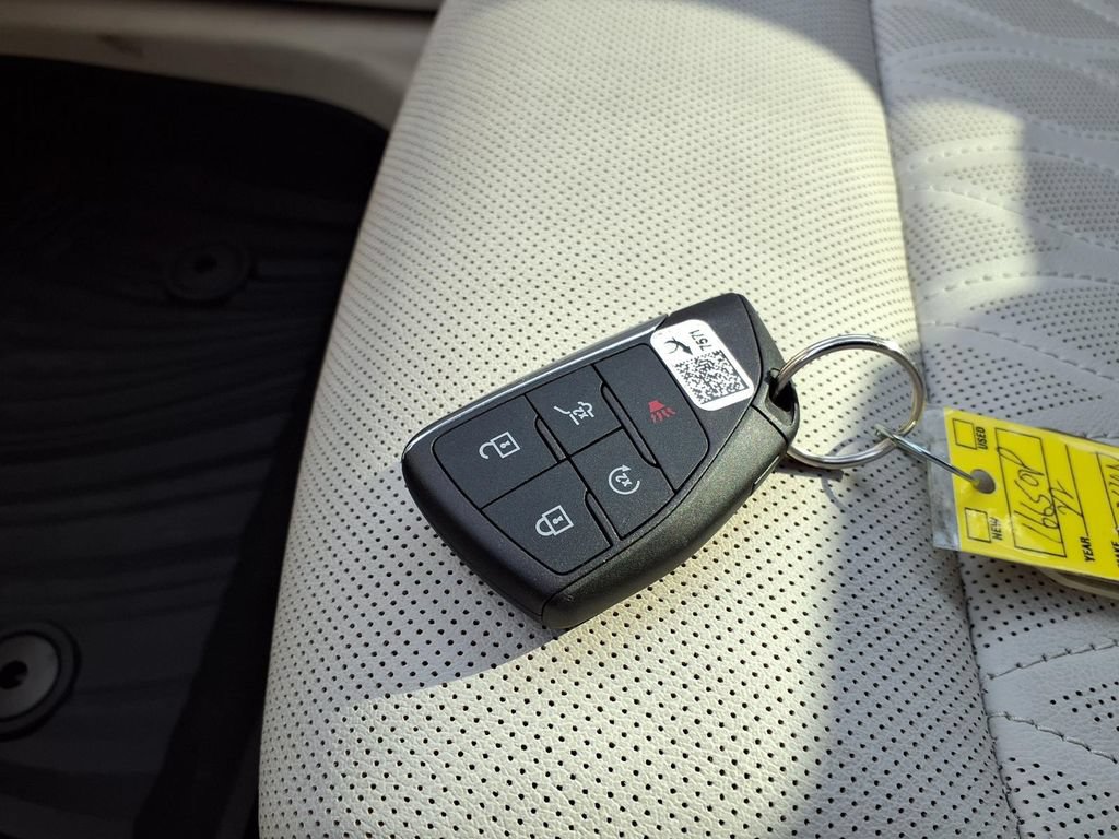 Used 2022 Buick Envision Avenir w/ Safety Package AWD/4WD image 20