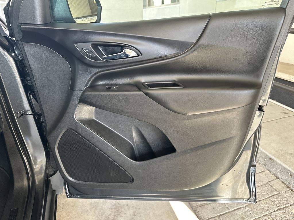 Used 2020 Chevrolet Equinox LT image 34