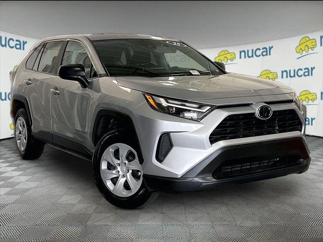 Certified 2025 Toyota RAV4 LE AWD/4WD image 1