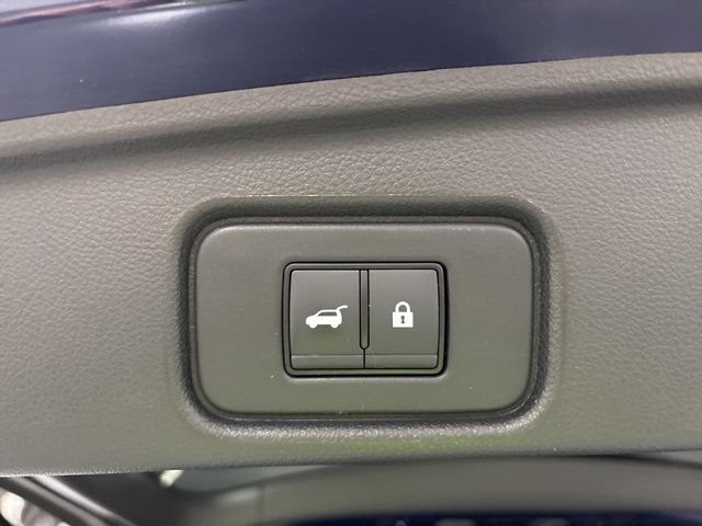 Used 2023 Nissan Pathfinder SL AWD/4WD image 14