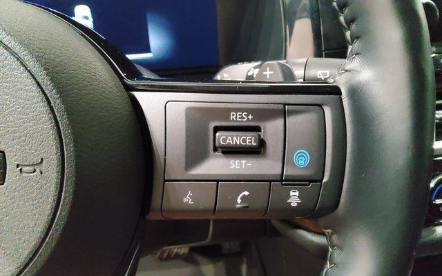 Used 2024 Nissan Pathfinder Platinum image 29