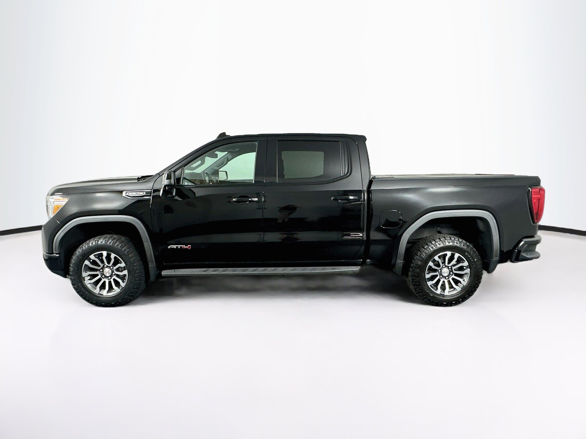 Used 2021 GMC Sierra 1500 AT4 w/ AT4 Premium Package AWD/4WD image 4