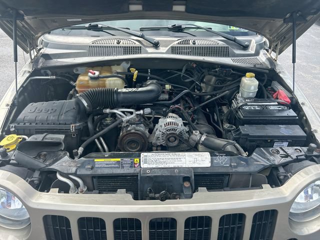 Used 2006 Jeep Liberty Sport AWD/4WD image 34