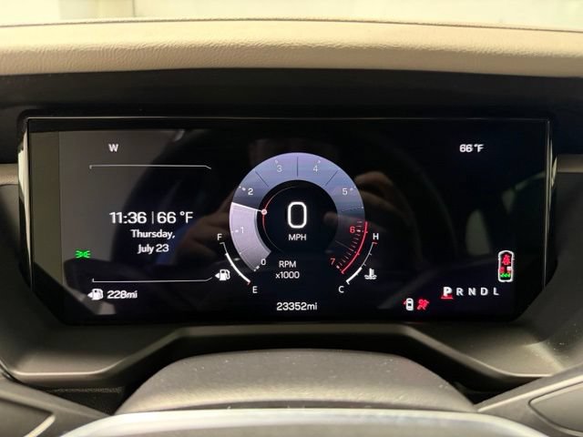 Used 2026 GMC Acadia Elevation w/ Elevation Premium Package FWD image 16