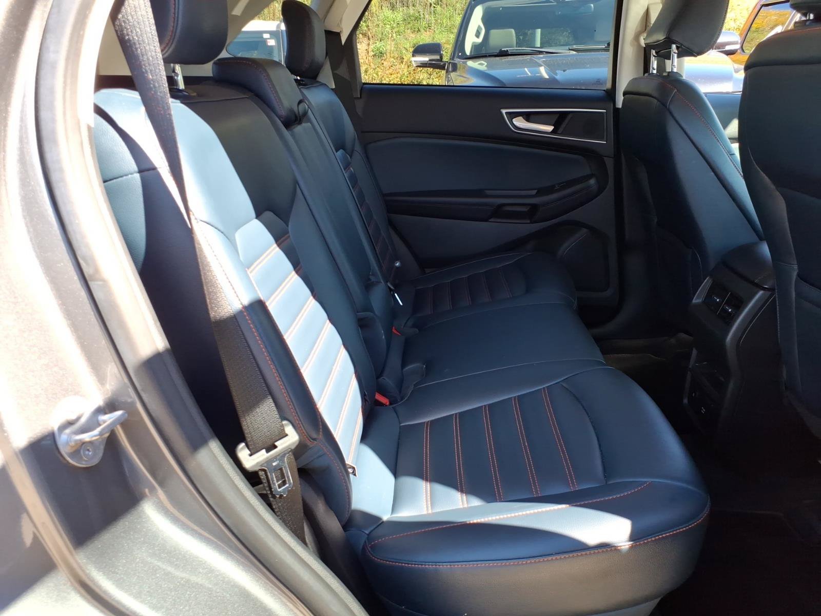 Used 2024 Ford Edge SEL w/ Sport Appearance Package AWD/4WD image 9