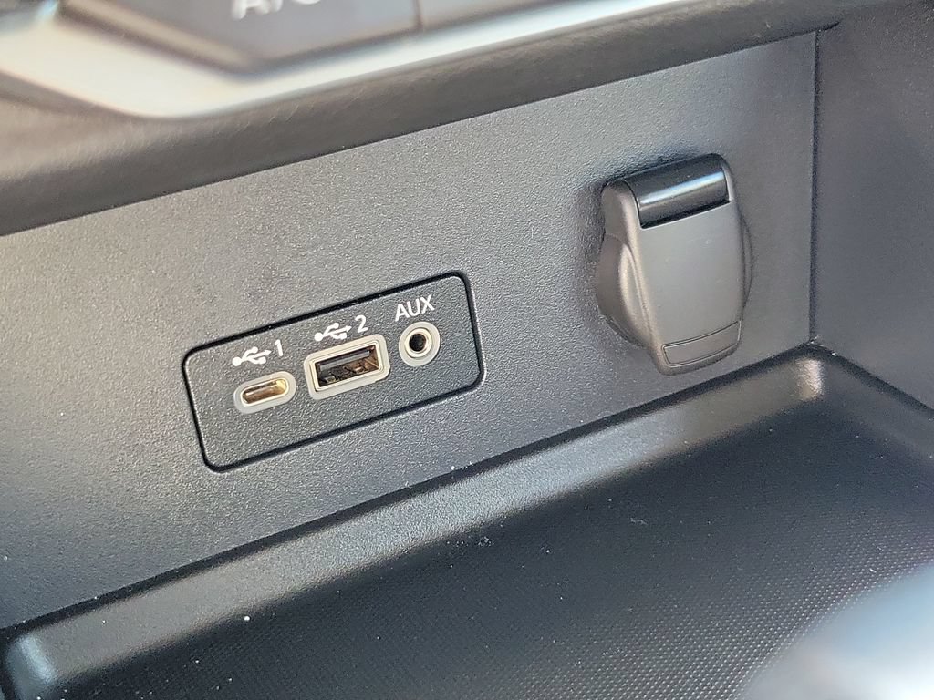 Used 2022 Nissan Sentra SV w/ Lighting Package FWD image 28