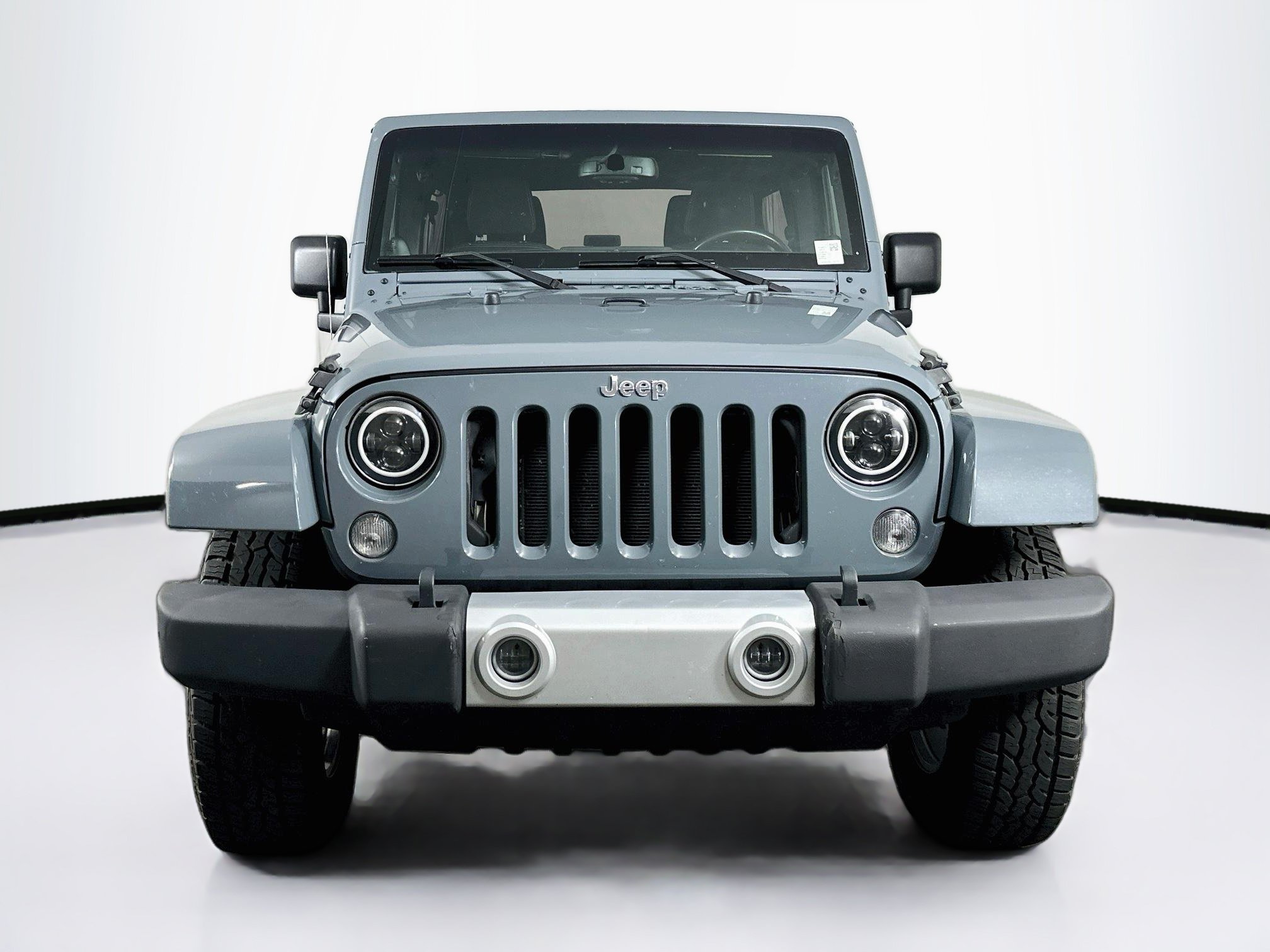 Used 2014 Jeep Wrangler Unlimited Sahara w/ Connectivity Group AWD/4WD image 2