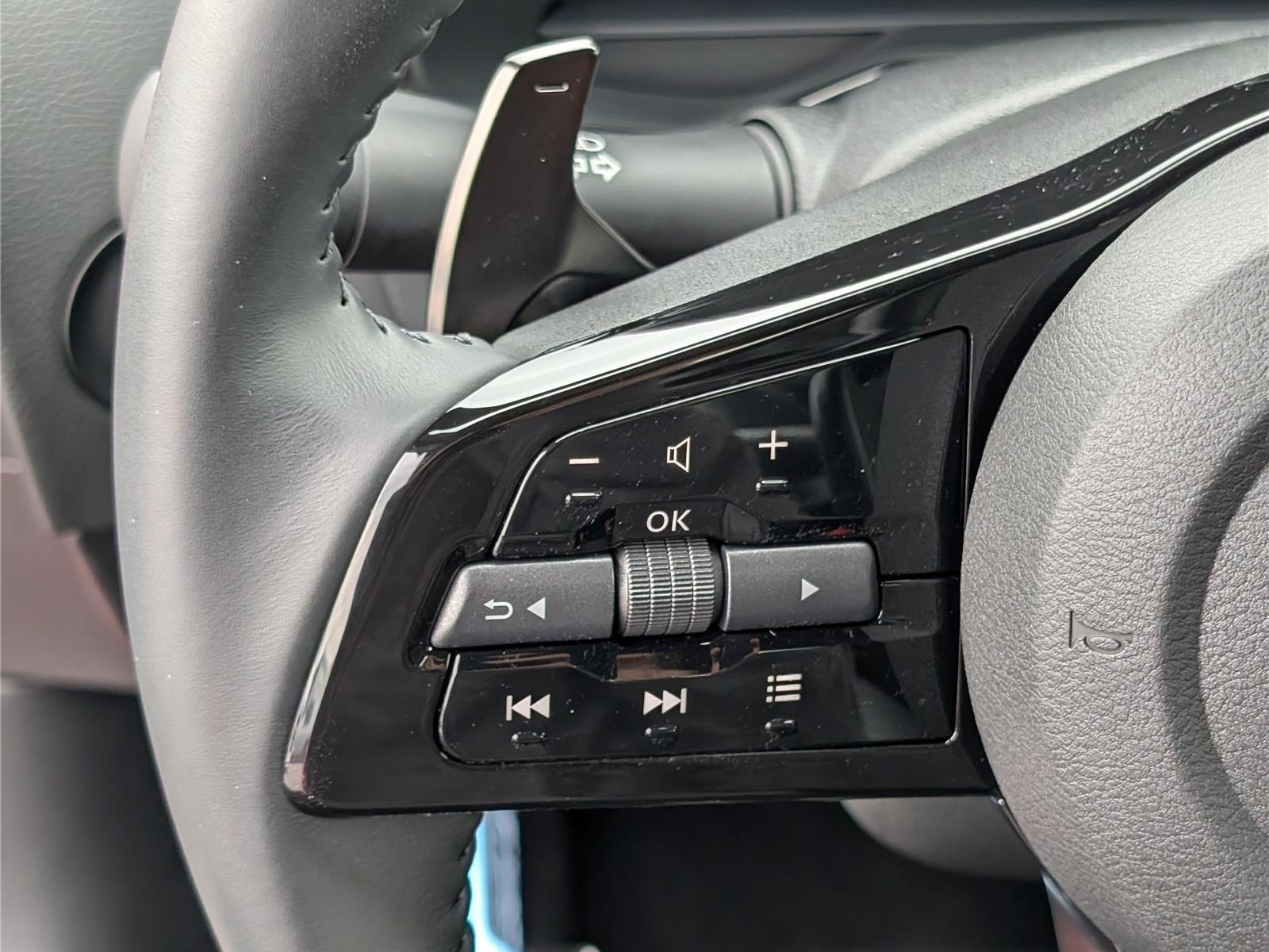 Used 2025 Nissan Z Performance w/ Floor Mat Package RWD image 19