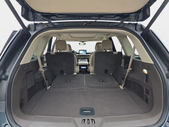 Used 2023 Lincoln Aviator Reserve w/ Equipment Group 201A AWD/4WD image 14