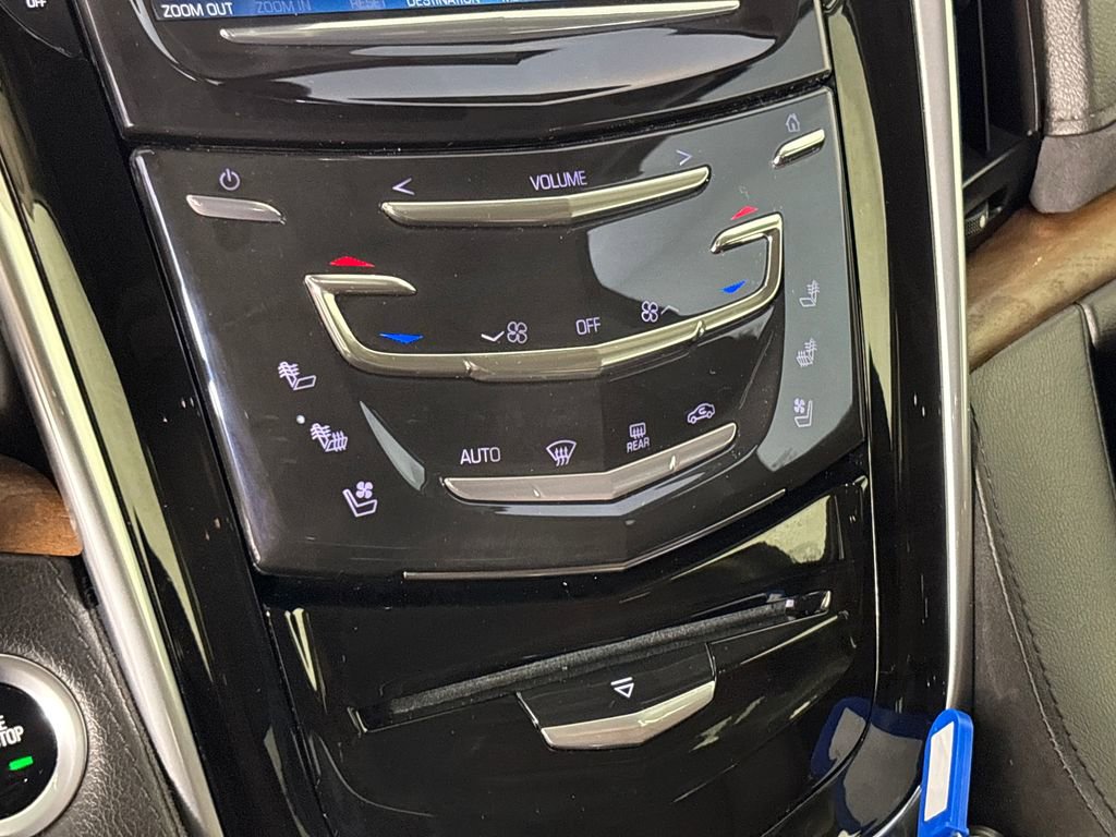 Used 2020 Cadillac Escalade Premium Luxury image 22