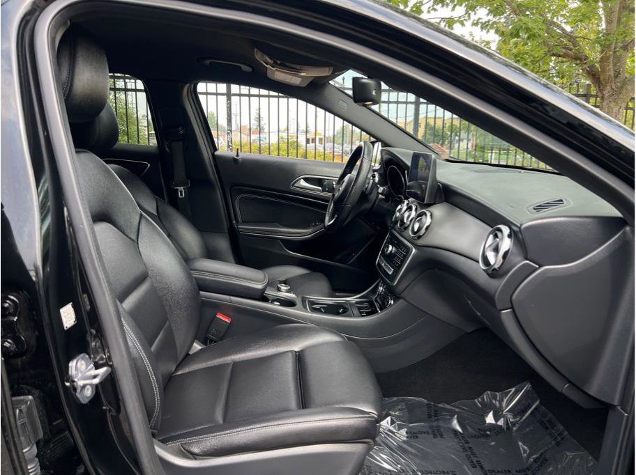 Used 2019 Mercedes-Benz GLA 250 4MATIC image 16