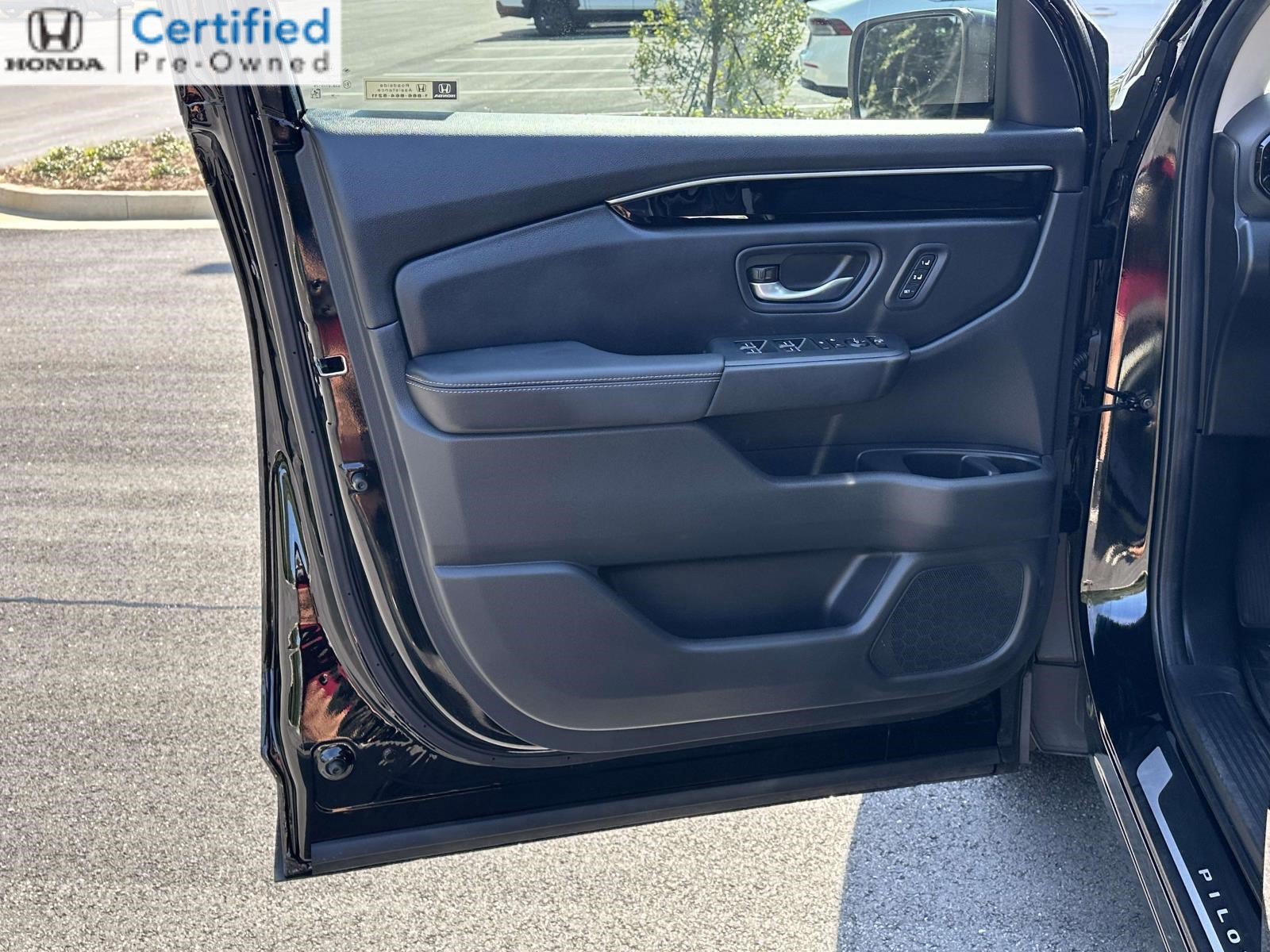 Certified 2025 Honda Pilot EX-L image 5