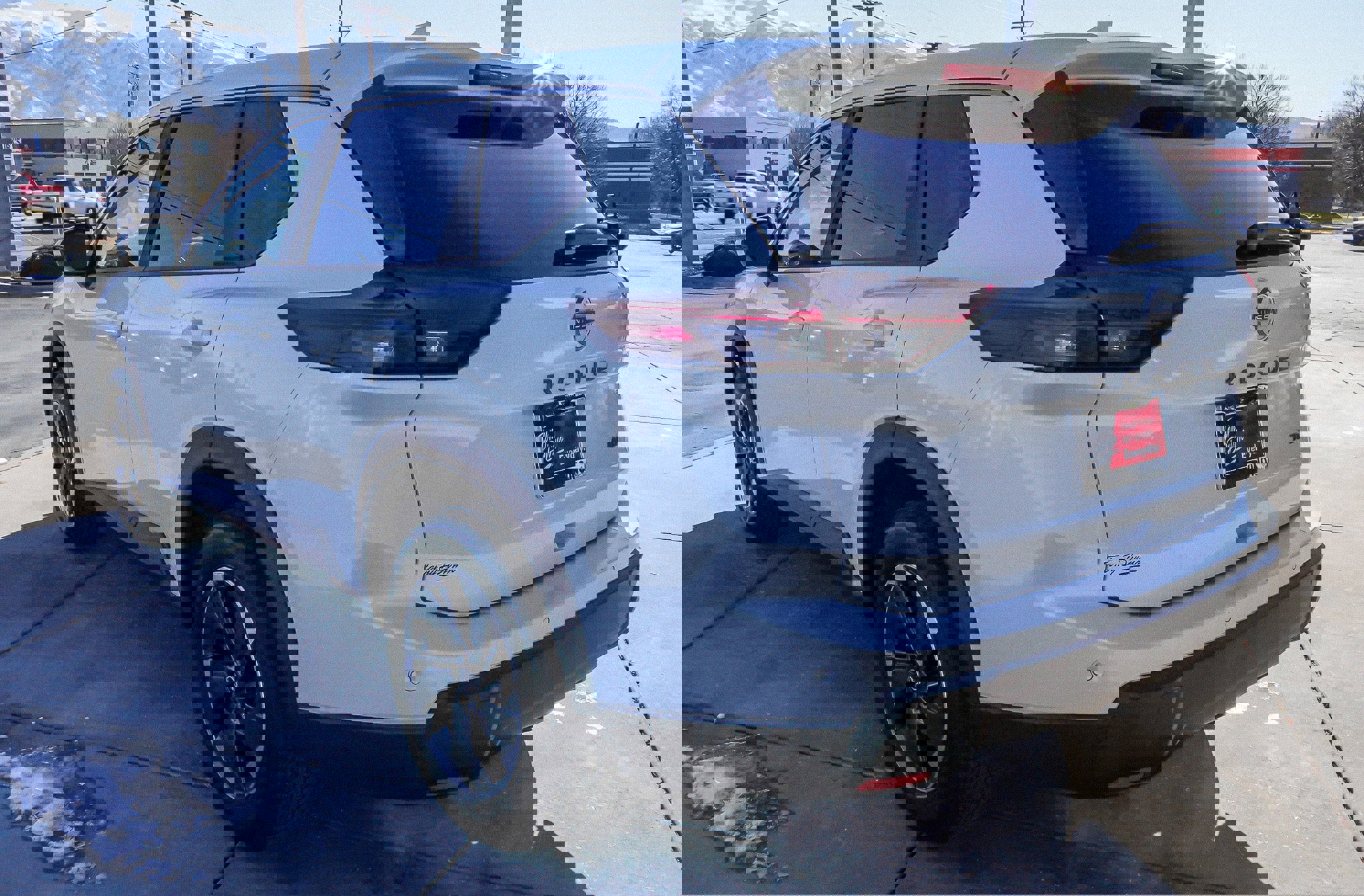 Used 2025 Nissan Rogue SV image 6