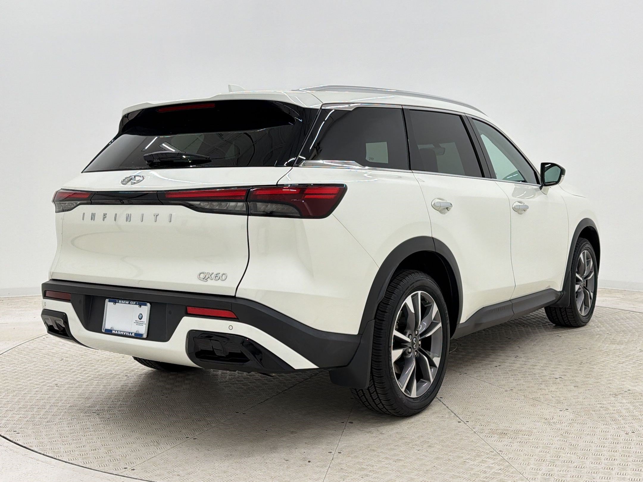 Used 2024 INFINITI QX60 Luxe FWD image 9