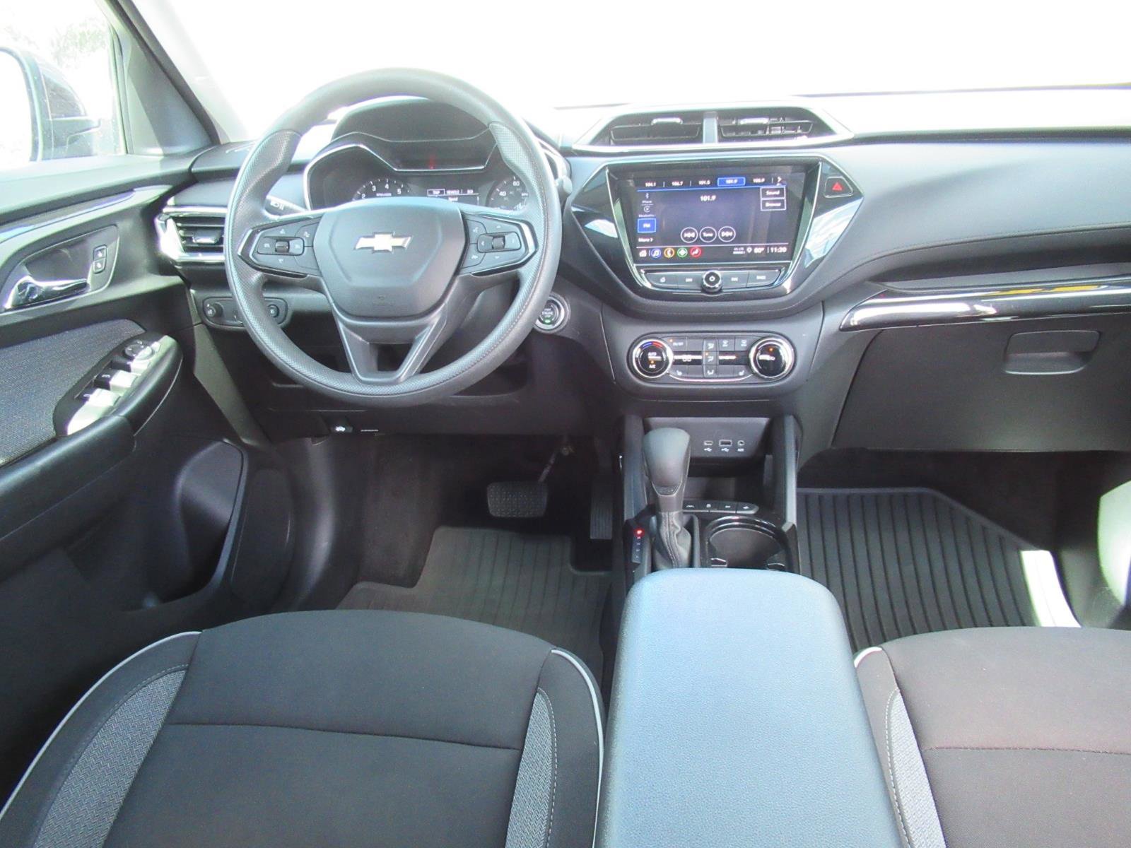 Used 2023 Chevrolet TrailBlazer LT w/ Convenience Package FWD image 14