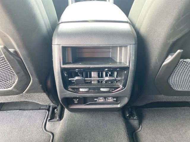 Used 2025 Jeep Grand Cherokee Altitude AWD/4WD image 20