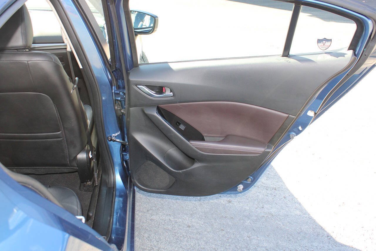 Used 2017 MAZDA MAZDA3 Touring FWD image 39