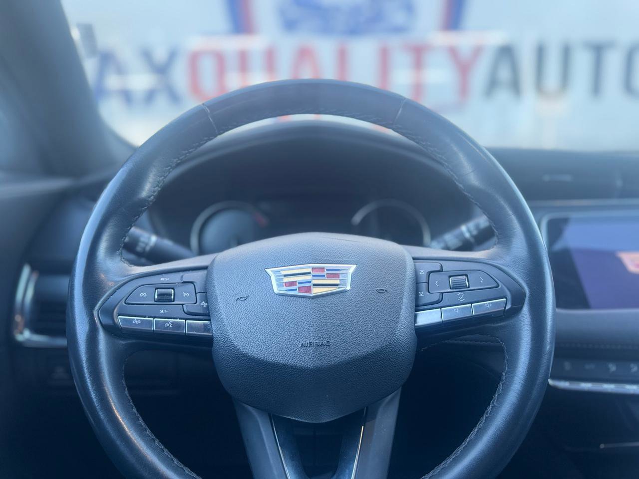 Used 2023 Cadillac XT4 Premium Luxury image 47